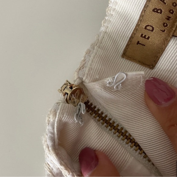 Ted Baker Leysas A-line white cream gold boucle mini skirt in size 0 - Picture 6 of 8